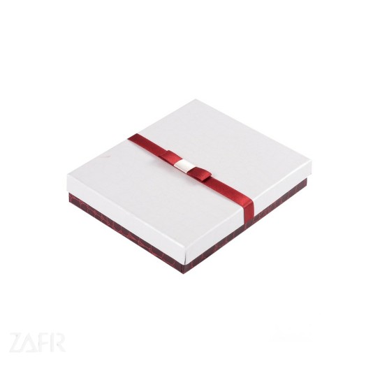 Fehér szalagos díszdoboz